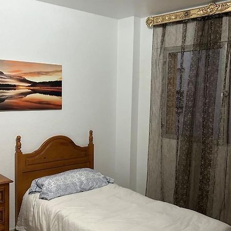 Mar Y Gibraltar: ¡Tu Refugio! La Linea de la Concepcion Exterior foto