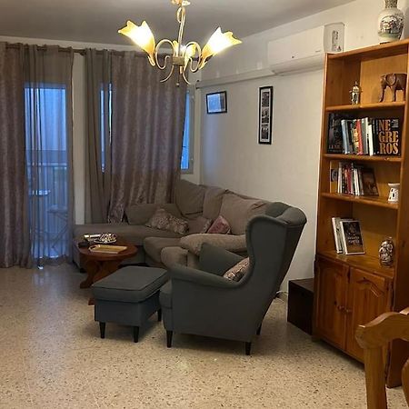 Mar Y Gibraltar: ¡Tu Refugio! La Linea de la Concepcion Exterior foto